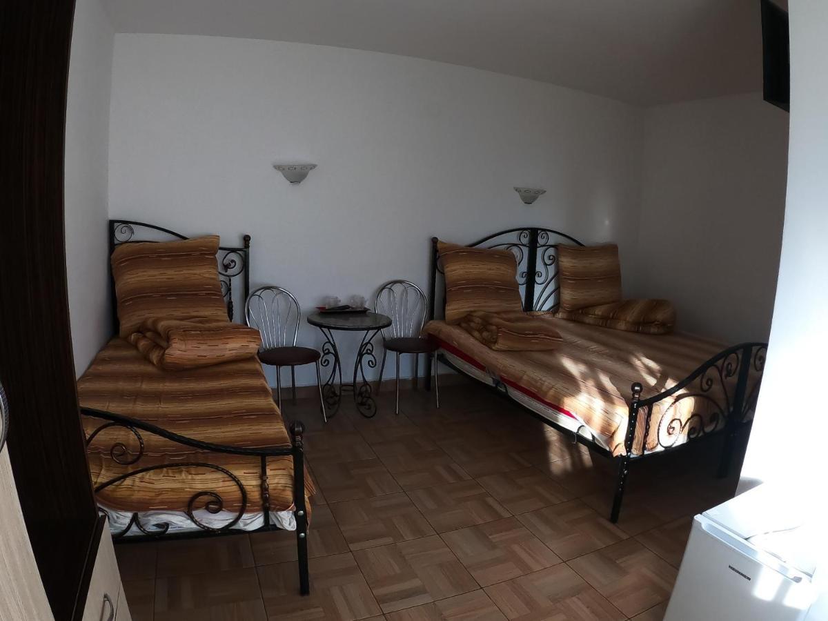 Motel Aris Meridian Piatra Neamţ エクステリア 写真