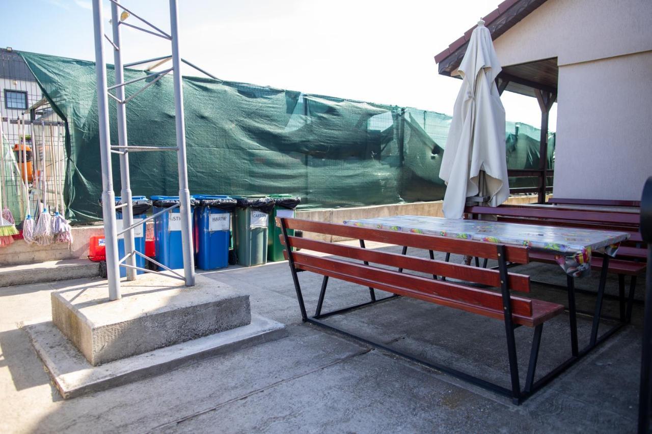 Motel Aris Meridian Piatra Neamţ エクステリア 写真