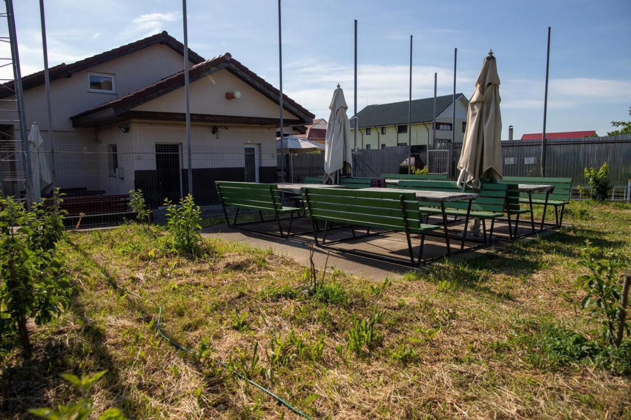 Motel Aris Meridian Piatra Neamţ エクステリア 写真
