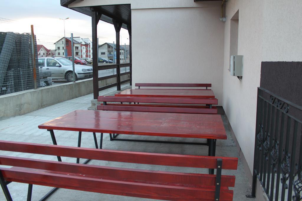 Motel Aris Meridian Piatra Neamţ エクステリア 写真