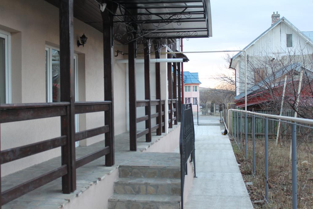 Motel Aris Meridian Piatra Neamţ エクステリア 写真