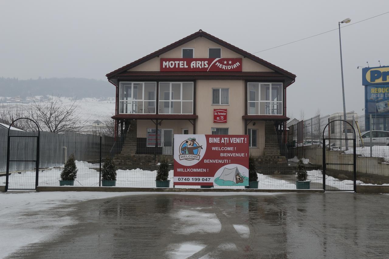 Motel Aris Meridian Piatra Neamţ エクステリア 写真