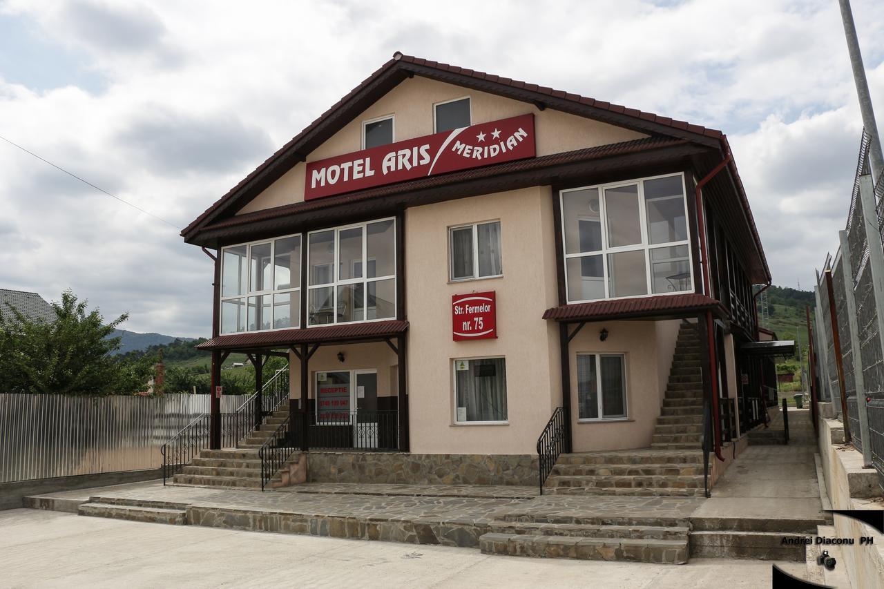 Motel Aris Meridian Piatra Neamţ エクステリア 写真