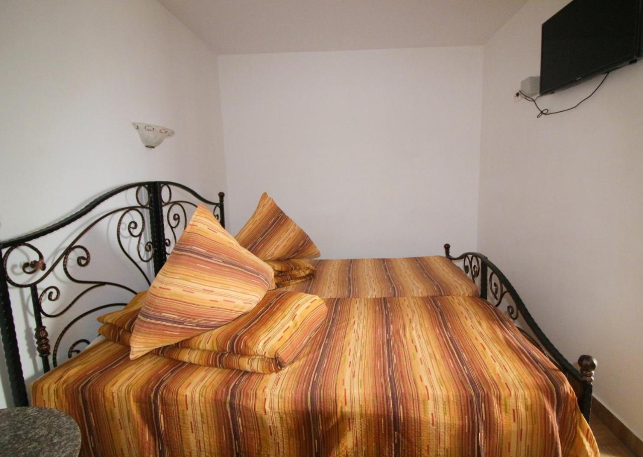 Motel Aris Meridian Piatra Neamţ エクステリア 写真