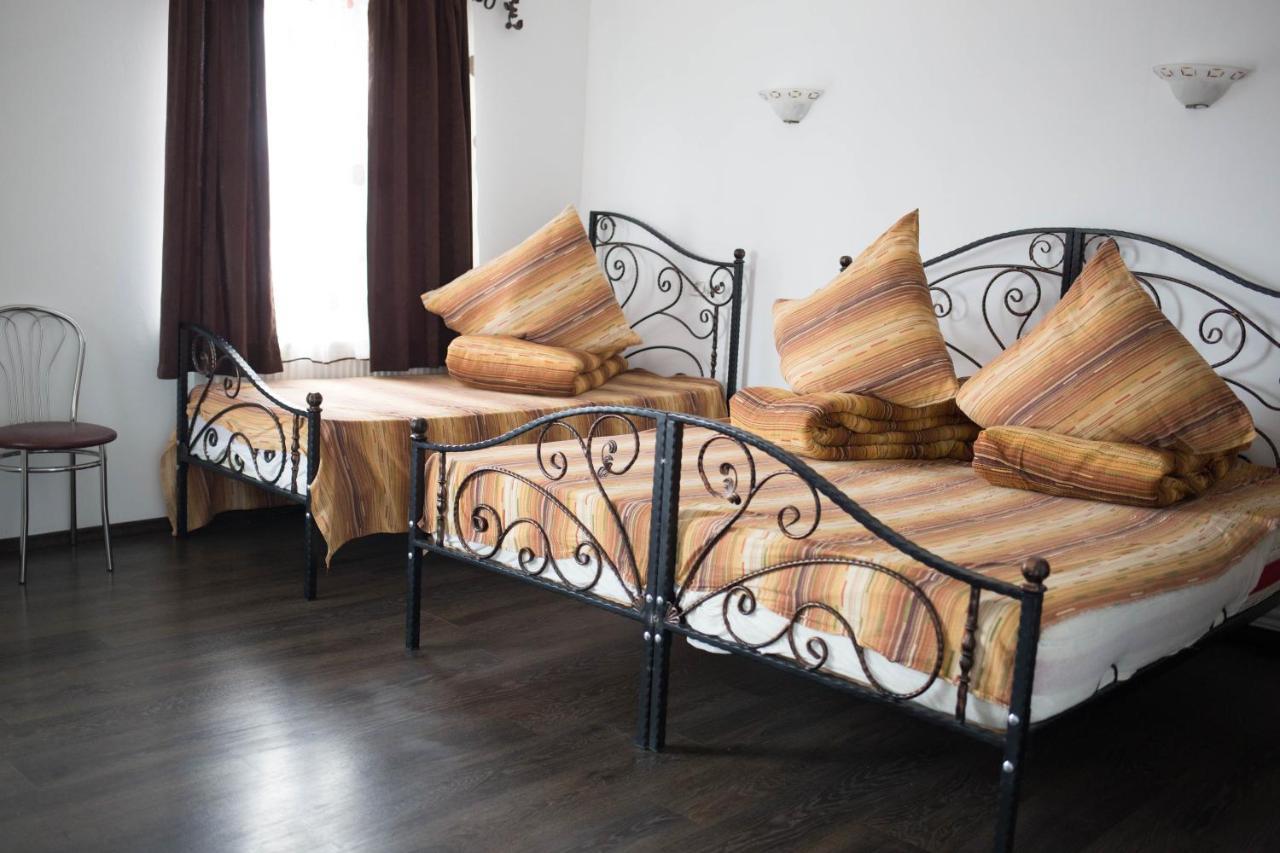 Motel Aris Meridian Piatra Neamţ エクステリア 写真